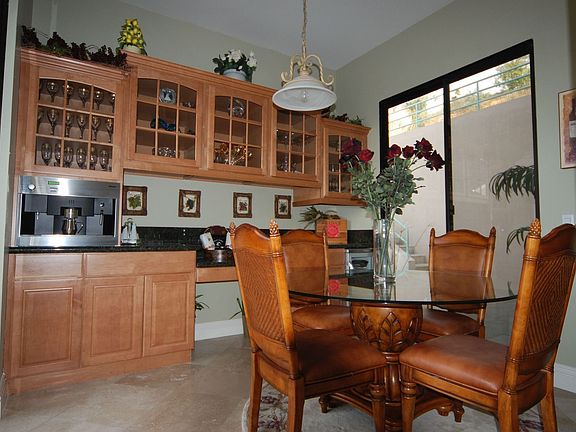 Breakfast/coffee nook