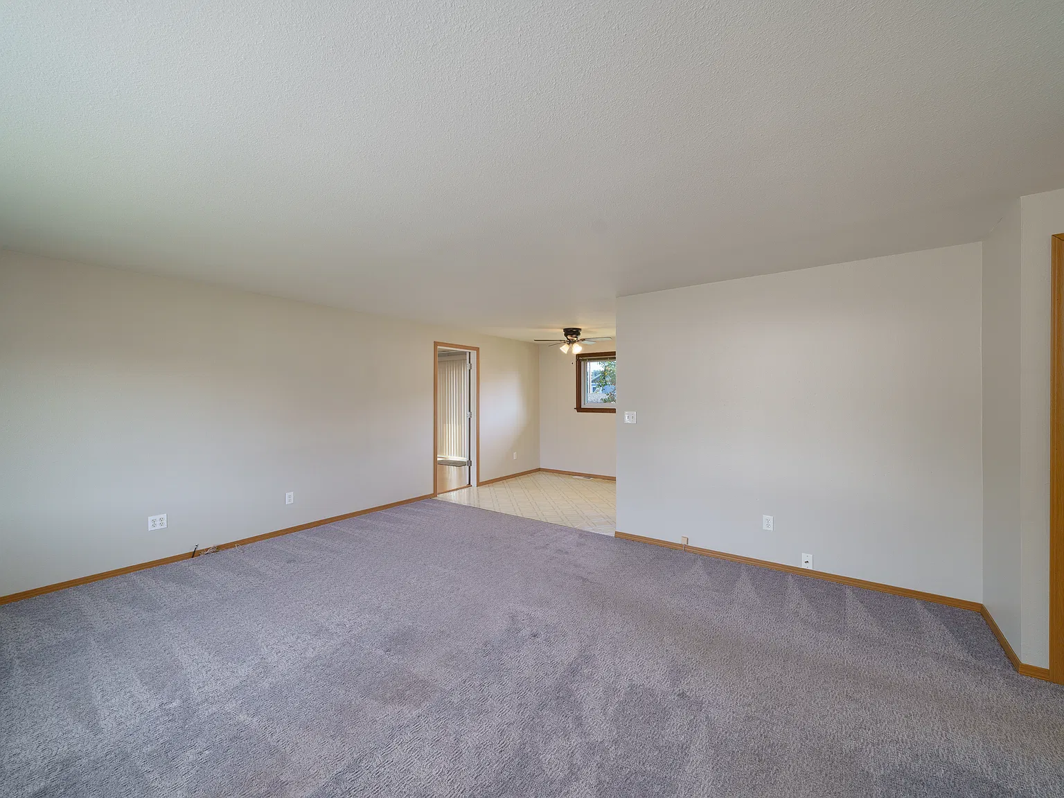 3 bed, 1200 sqft, $2,700 — Photo 4