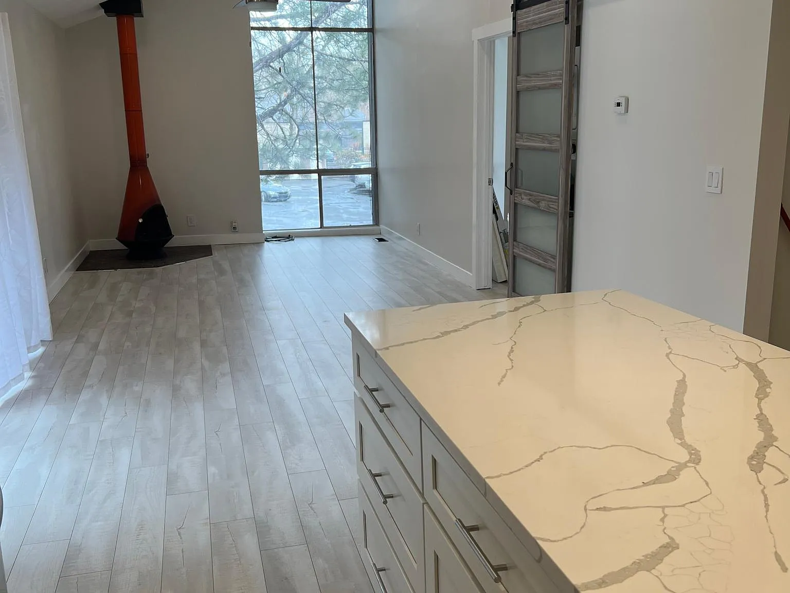 2 bed, 870 sqft, $1,950 — Photo 3