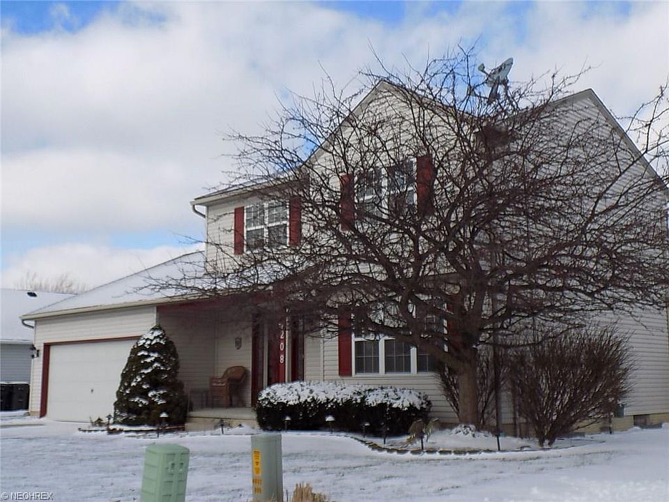 1st image of 208 Oakdale Cir