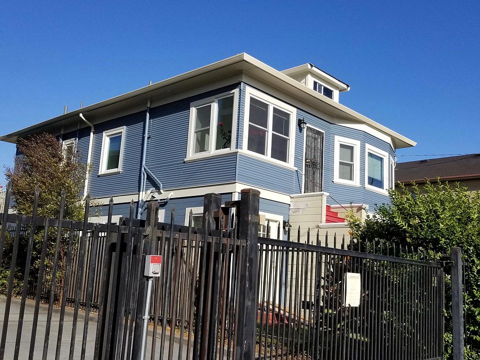 Whole house (duplex, just the lower unit is for rent)