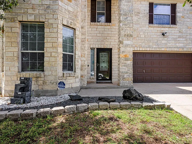 4405 Bandice Ln — Photo 2
