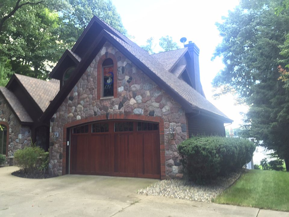 1st image of 43539 Carla Dr