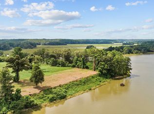 2 Benton Point Rd, Tappahannock, VA 22560