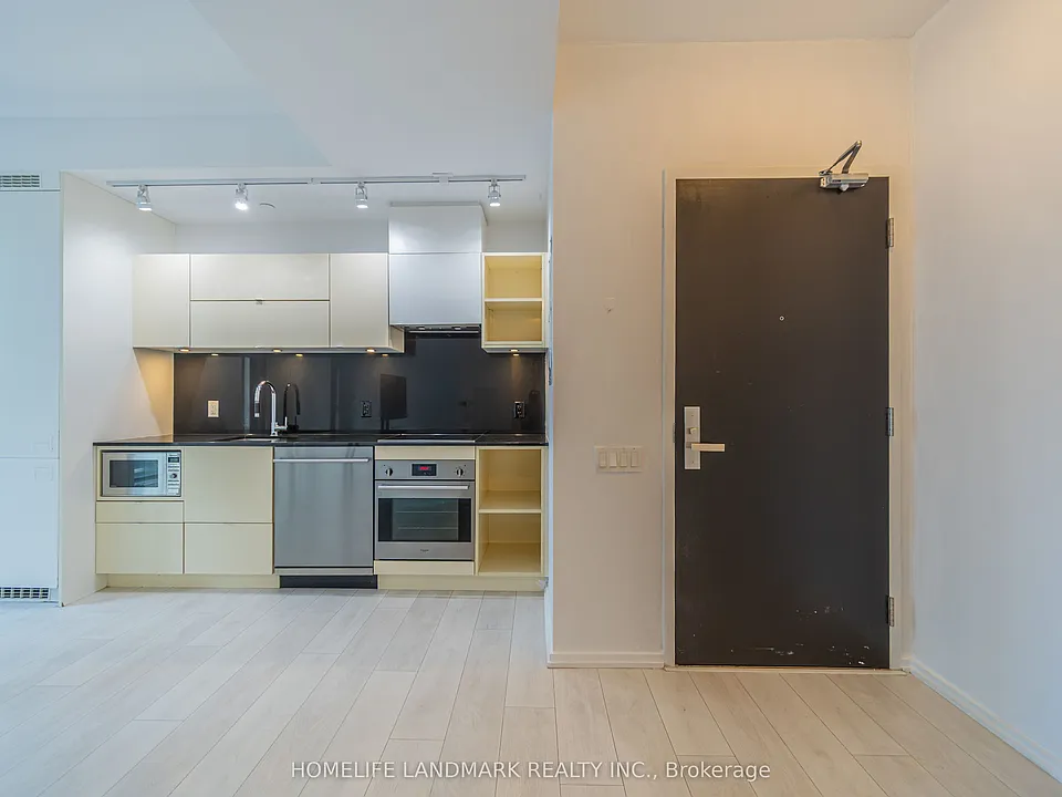 125 Peter St #1512