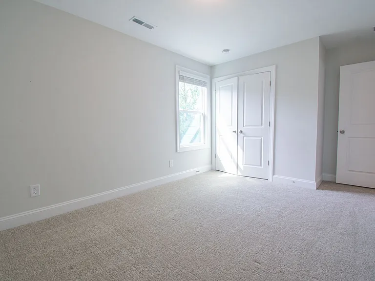 5611 Pondhaven Dr — Photo 23