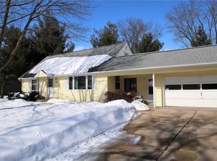 732 Estroy Dr NE, Cedar Rapids, IA 52402