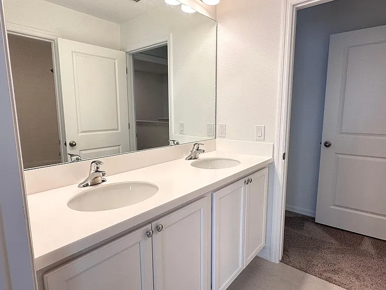 1622 Sanibel Dr — Photo 11
