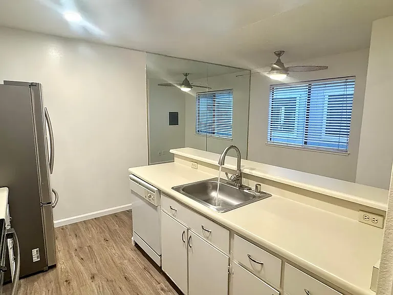 650 Del Verde Cir #6 — Photo 9