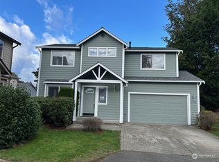 3575 Courtyard Ln, Bremerton, WA 98310