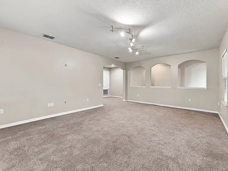 17013 Vilesta Dr — Photo 22