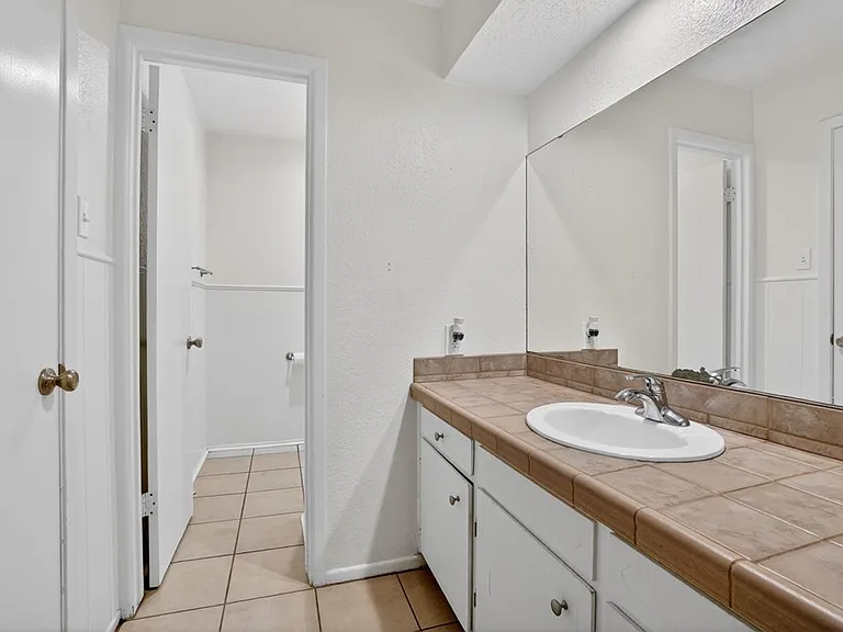 2615 Haynes Dr #B — Photo 27