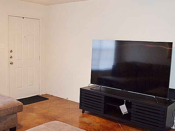 3rd image of 6500 Temora Loop APT A