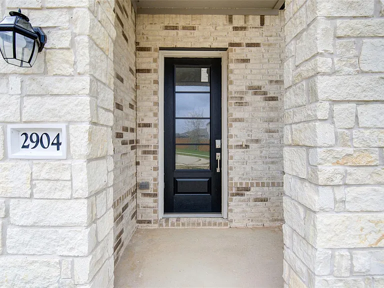 2904 Cordova Hill Dr — Photo 3