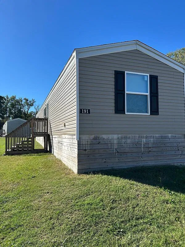 3 bed, 2.0 bath, $1,000 — Photo 1