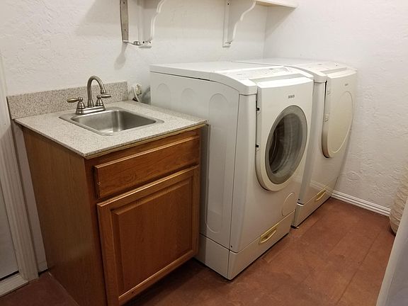 5th image of 1000 Malaney Dr