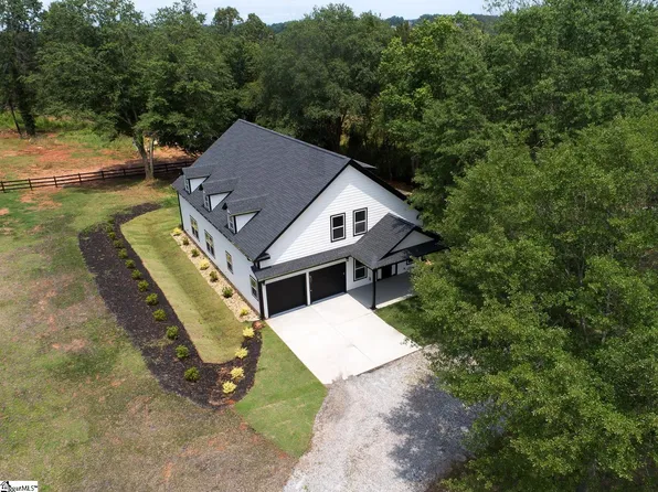 402 Wyatt Rd, Piedmont, SC 29673