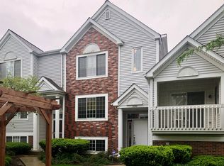 2290 Dawson Ln, Algonquin, IL 60102