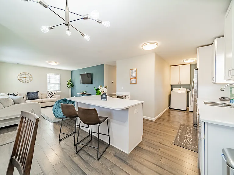 518 Parkwood Ave — Photo 14