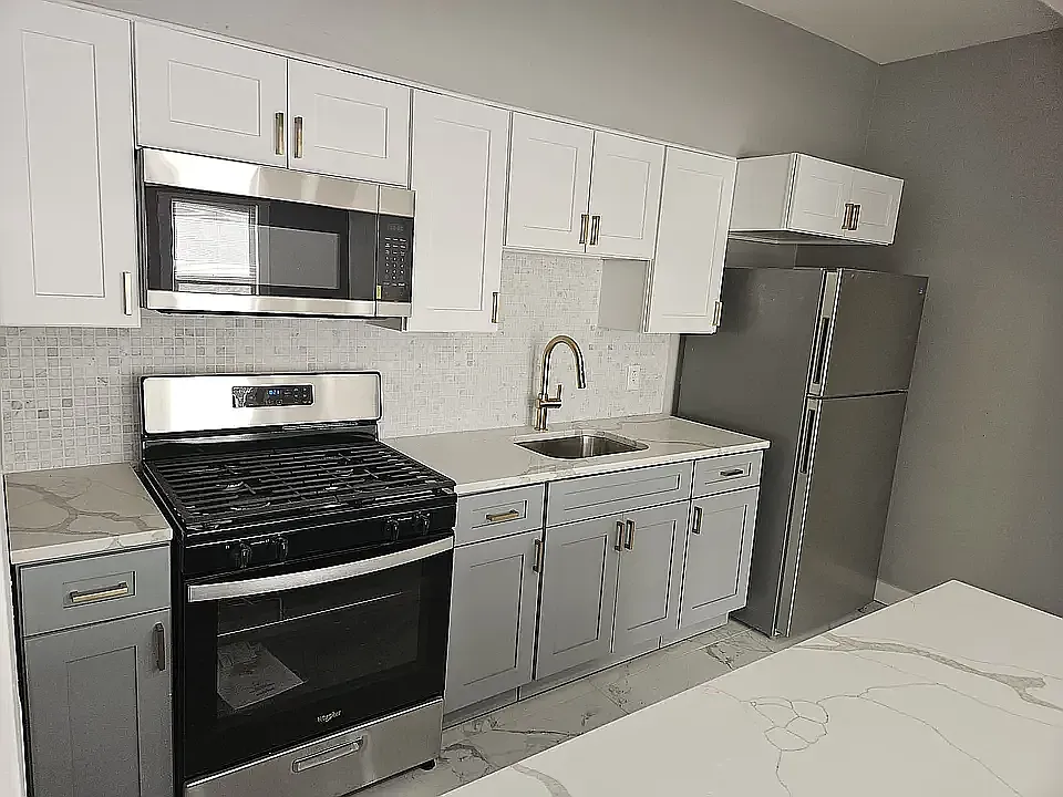 239 Davenport Ave — Photo 1