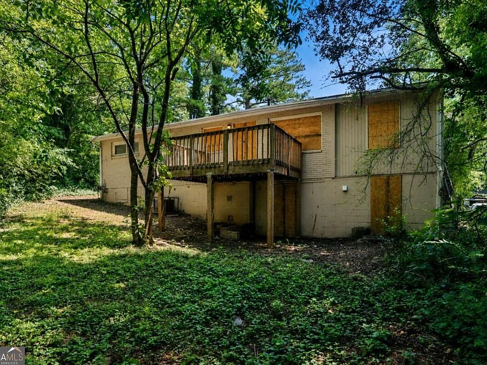 2nd image of 3490 Pinehill Dr