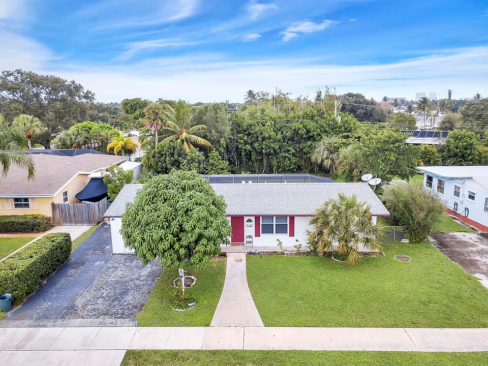 1st image of 729 Lighthouse Dr