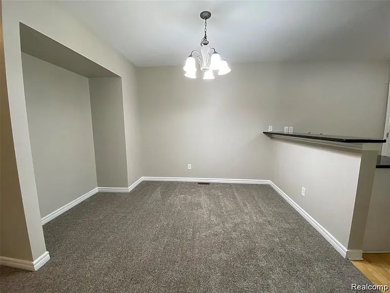 215 S Village Way — Photo 11