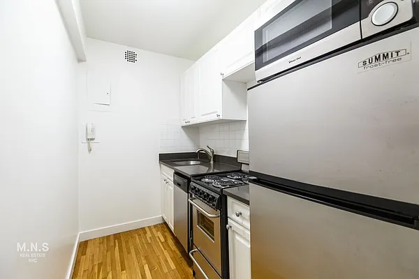 Rented by MNS | media 4