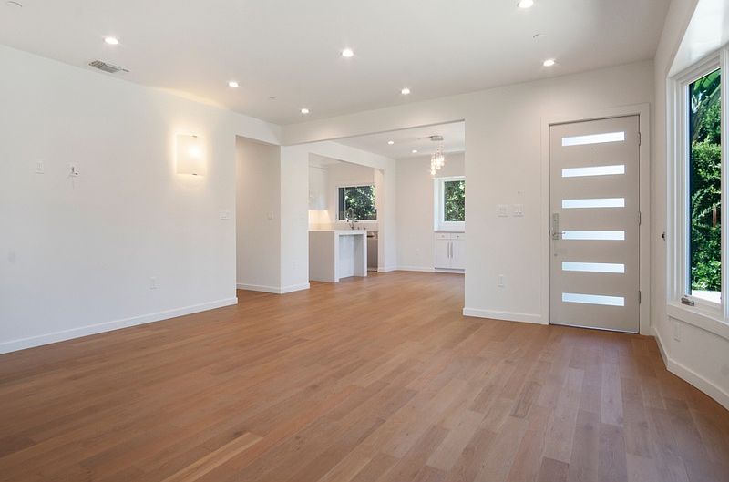 1st image of 834 9th St #1