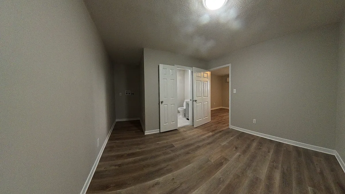 Building Photo - 4770 Railroad Ave #2