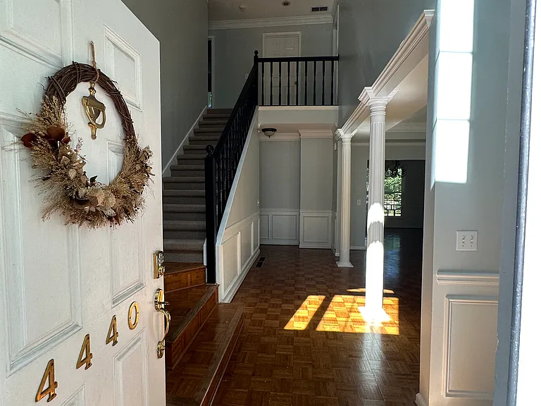 Pinehollow Ct — Photo 70