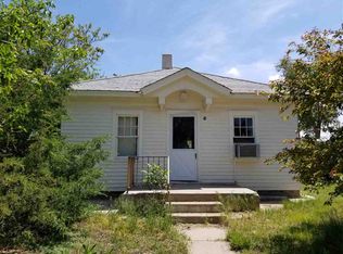 306 E 2nd St, Trenton, NE 69044