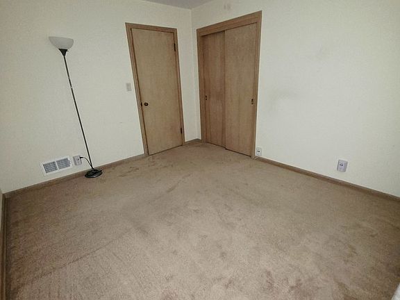 4th image of 2620 Sarah St