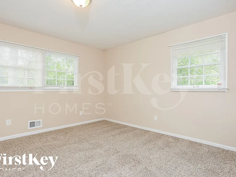 1348 Yates Ave — Photo 13
