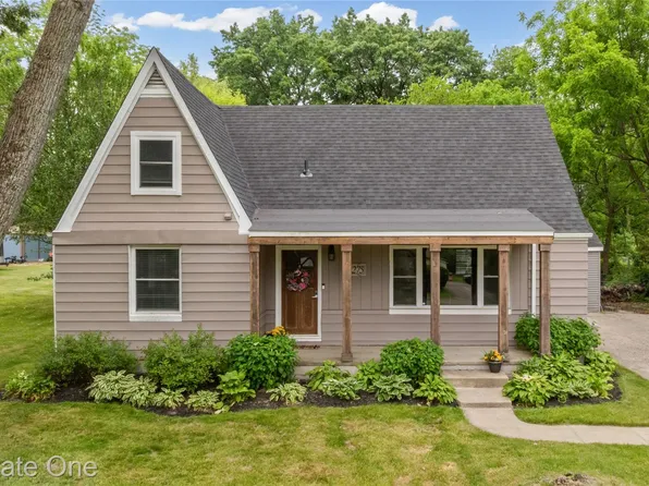 2275 Richwood Rd, Auburn Hills, MI 48326