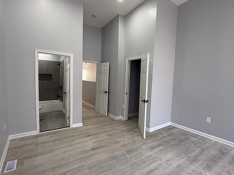 1806 N Mount St — Photo 8