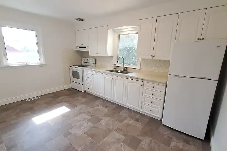 842 Law St #1A — Photo 6