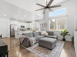 7073 N Mountain Field Dr, Eagle Mountain, UT 84005