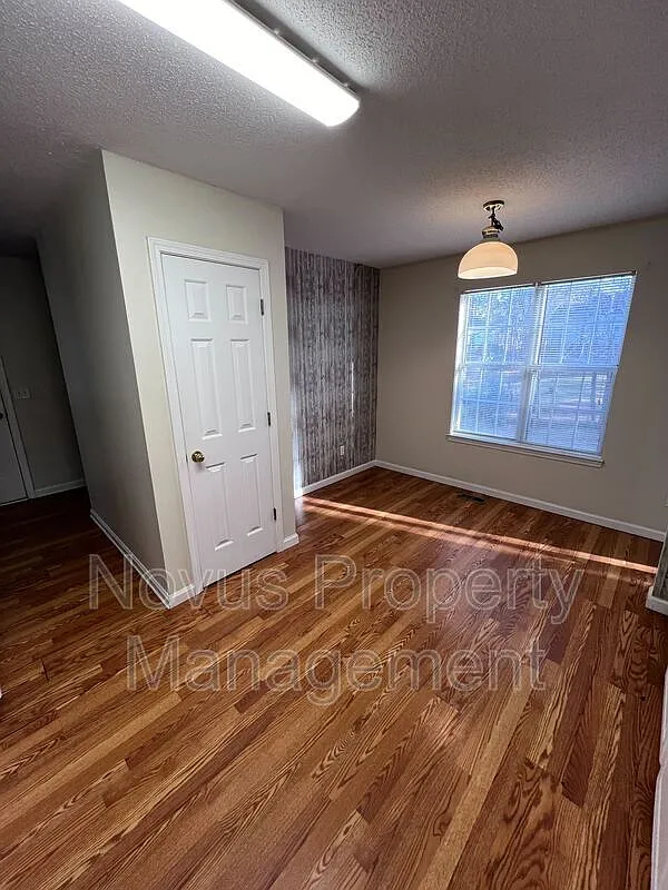3 bed, 2.5 bath, $1,649 — Photo 4