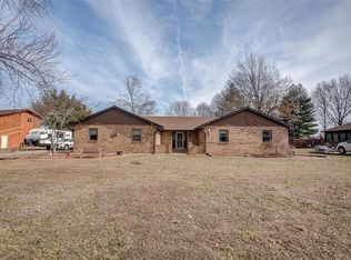 16 Sugar Ln, Collinsville, IL 62234