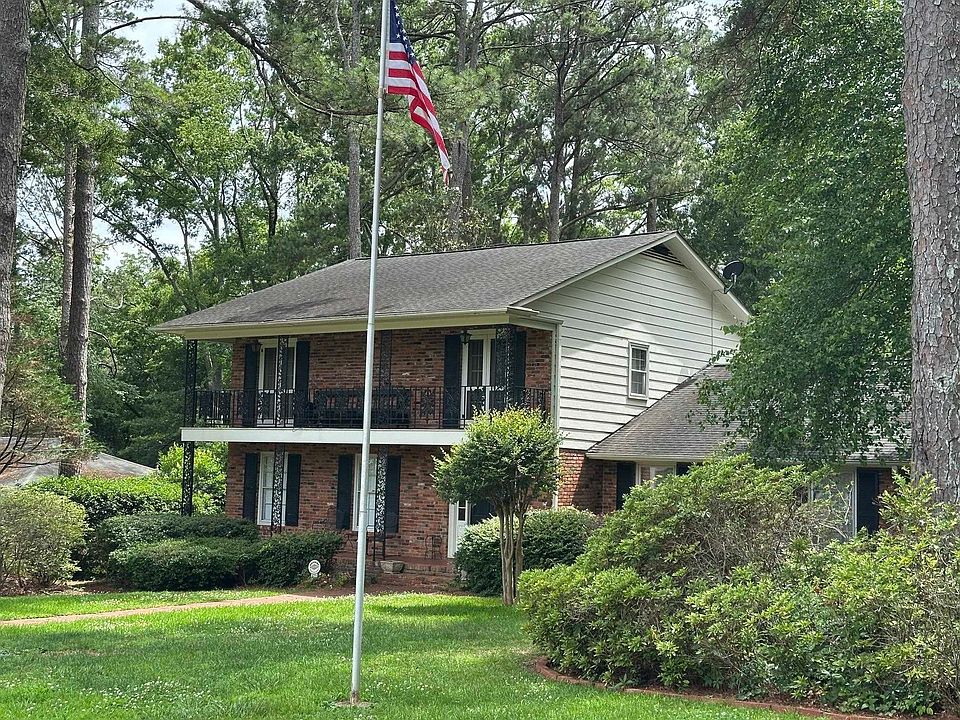 1st image of 810 Stewart Ave