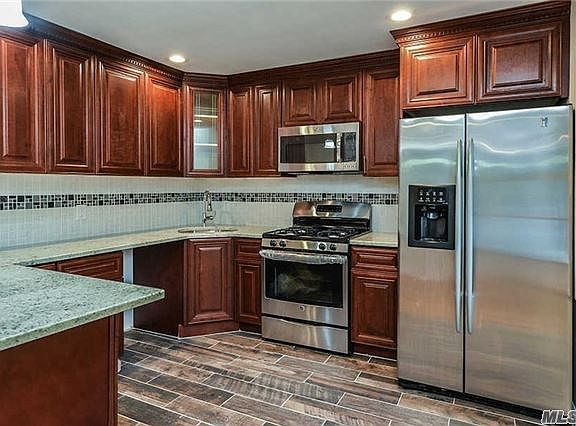 3rd image of 65 Ronald Dr N