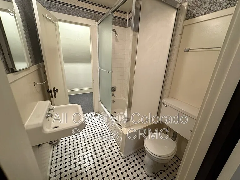 1238 Wood Ave #4 — Photo 11