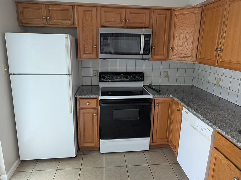1308 Parkridge Ct #C — Photo 8