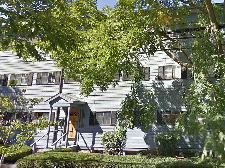 Amory St — Photo 1