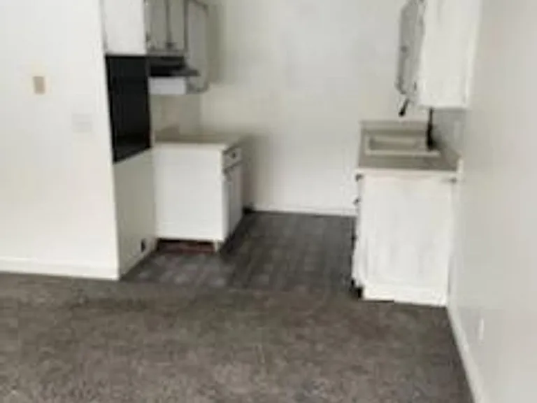 324 Front St — Photo 15
