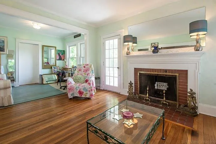 1 bed, 200 sqft, $1,195 — Photo 3