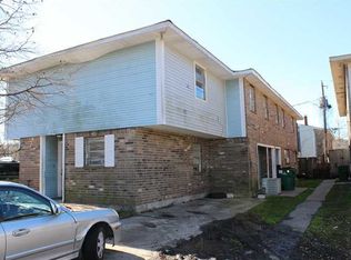 952 E Monterey Ct, Gretna, LA 70056
