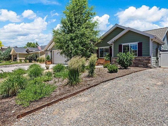 2nd image of 3208 Ravens Crest Dr