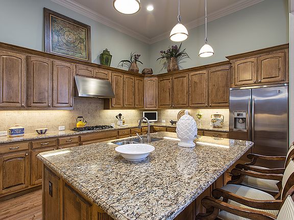 4th image of 4704 Altessa Dr